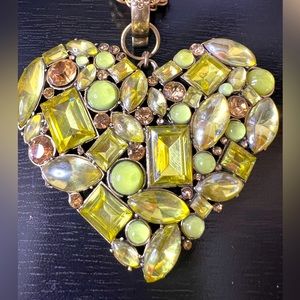 💚 NWT! Large Green Rhinestone Heart Necklace